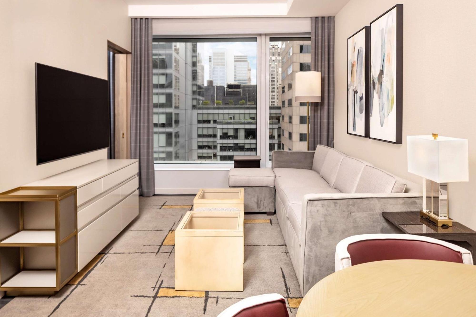 Hilton Club The Central At 5Th New York Exterior photo